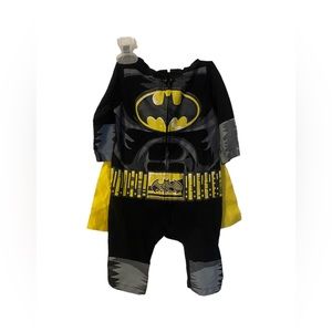 Batman baby outfit costume pajamas with detachable cape size 0-6months